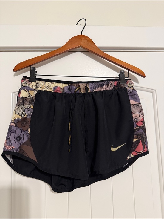 Nike Pants - Nike 10k Femme Floral Running Shorts